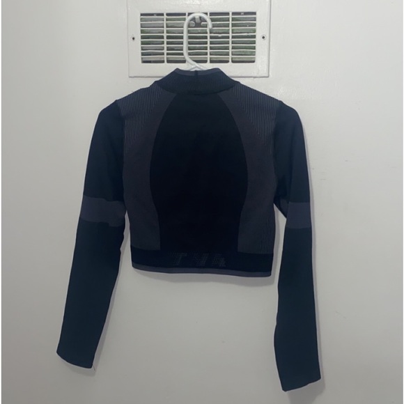 TNA long sleeve workout top - Picture 2 of 3